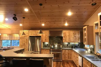Image de Lake Tahoe Vacation Rental House près de ski avec piscine chauffée et bain à remous