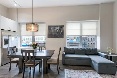 Image de Spacieux Condo 1bd moderne dans le bâtiment de Californie par Hosteeva