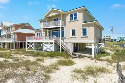 Image de Maison De Luxe Direct Front Golfe, Plages Incroyables, Disposition Spacieuse