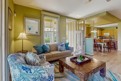 Image de Maison de ville spacieuse à Kauai avec piscine et bain à remous communs - à proximité de plages de classe mondiale