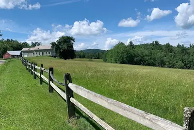 Image de Belle ferme du sud du Vermont sur 100 acres, vues spectaculaires, couleur d'automne