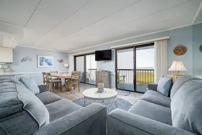 Image de 8 personnes, Bay Princess, 2Bed / 2Bath condo, vue sur la baie, piscine, parking 2 voitures, W / D