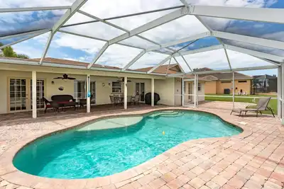Classé 5 étoiles par les clients, villa Sw, 3 Bdrm, 2 bths, Htd. Piscine, WIFi, tout compris