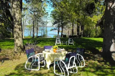 Image de Romantique lac Seneca vin Trail Getaway \/ Hot Tub \/ Animaux acceptés