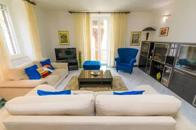 Image de Villa en bord de mer Ă Obrov