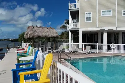 Image de Maison de luxe (# 109) avec piscine, quai, kayaks, vélos, vue sur l'océan, près de Key West