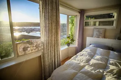 Image de Poulsbo Marina et Olympic View Hideaway