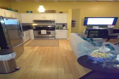 Image de Les 4 C \"Calvin's Condo 4 Comfort & 4 Convenience\"
