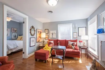 Image de 2 Br Frankfort Ave - Meilleur emplacement! Marcher à tout! Meilleur restaurant et shopping