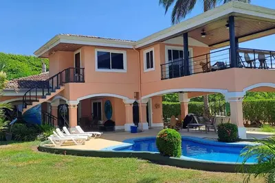 Image de Beachfront 3br Accueil W / piscine privée sur Playa Hermosa 3 miles au sud de Jaco