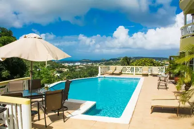 Image de Simplement céleste! ! ! Grand appartement de deux chambres à louer avec piscine énorme