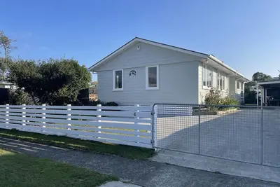 Image de Turangi ville, confortable. refuge urbain, de la place pour tous,