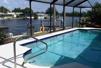 Image de Waterfront Pool Home on River - accès aux quais d'éponge de Tarpon Springs et au golfe