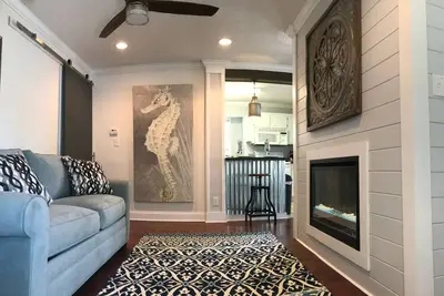 Image de Best Location Peaceful Luxurious 1 bdrm \/ 1 Bath Gated Condo, Pool, Fitness, Wifi