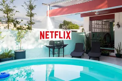 Image de Studio avec piscine partagée, Netflix, etc. du centre de la ville