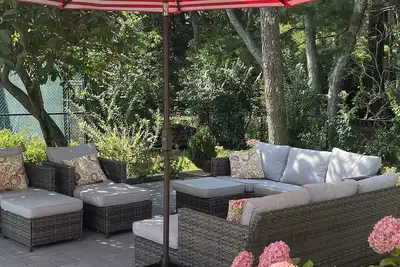 Image de Location de Quogue de luxe entièrement privée et adaptée aux familles - Piscine, Spa, Tennis.