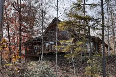 Image de Hideaway A Bear Sneaky - Brand New Luxury Lakeview Cabin environs de Red River Gorge