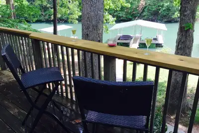 Image de Calme crique, à quelques minutes de Clemson, le chalet le plus confortable sur le lac