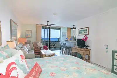 Playa Linda - St. Thomas Oceanfront Studio Condo à Pool & Bolongo Beach, Usvi
