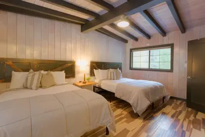 Image de Destination @ Oak Creek Cabin 6