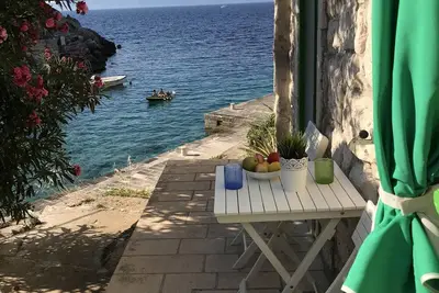 Image de Lucica sur Lastovo Beachfront House # 2 Avec A / C & Wifi