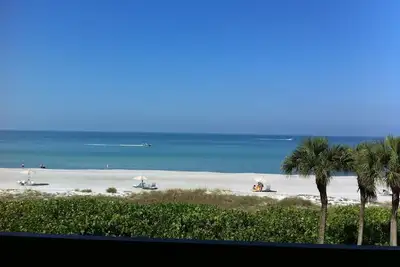 Image de Profitez d'un avant-goût du paradis d'un condo Oceanfront sur White Sands!