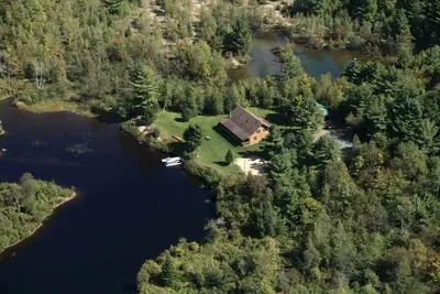 Image de Intimité ultime ~ Région du Nw Adirondack, Log Cabin, 16 acres ~ Comprend des kayaks!