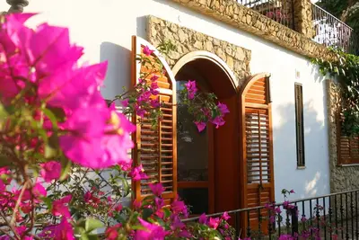 Image de Apartment In Villa 5 km from the sea in an estate of olive groves