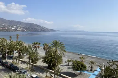 Image de Face à la Mer Appartement Avec Piscine
