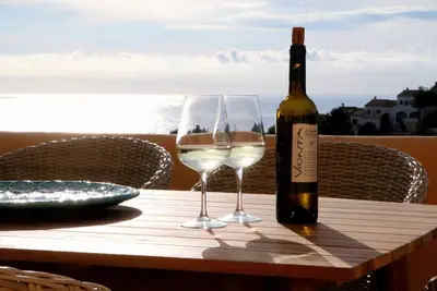 Bungalow meublé avec vue spectaculaire sur la mer, 6+, piscine
