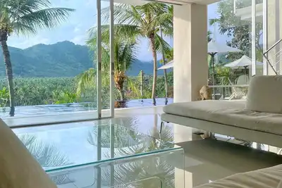 Image de Villa avec vue sur la mer, jardin tropical, piscine et personnel exceptionnel