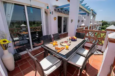 Image de Superbe Penthouse sur le parcours de golf de Mijas avec des vues spectaculaires sur les montagnes