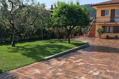 Image de Casa dei Limoni dans un endroit calme près du centre de Garda