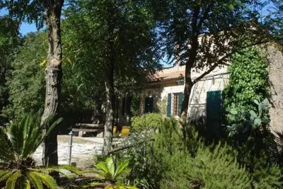 Image de Bellisima maison de style rustique près de la mer