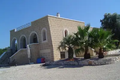 Image de Modern family villa with large swimming pool, covered terrace and huge sea views