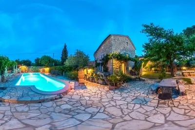 Image de Belle villa \"Dea Rustica\" Croatie, Krk, Malinska, Wifi gratuit, piscine privée