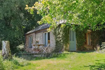 Image de Retraite au bord de la rivière pour 2, mine Okel Tor. Feu de bois, points de vue, la faune, les animaux domestiques