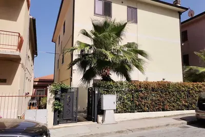Appartement en mezzanine dans un immeuble entièrement rénové! ! !