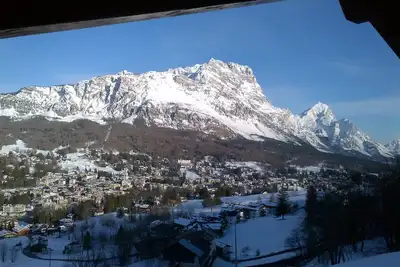 Image de Vue D'Ensemble De Grenier 5 minutes du centre de Cortina