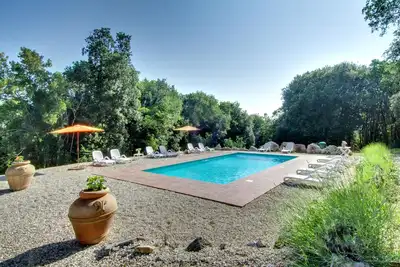 Image de Maison avec piscine privée, endroite idéal pour tourisme\/marche\/vélo