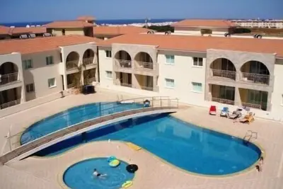 Image de Appartement confortable dans un complexe 5 * bien entretenu