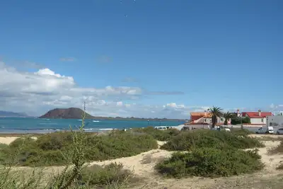 Image de Première ligne de mer et de plage, belle et calme Villa avec piscine privée