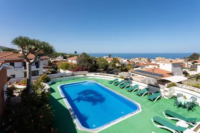 Image de Bel appartement avec piscine, wifi, parking, jardin et se détendre;)