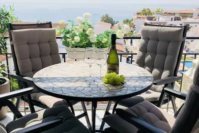 Image de Luxueux appartement de 3 pièces récemment rénové dans le quartier de Parador, vue fantastique sur la mer, piscine