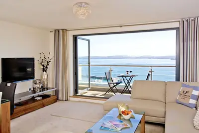 Image de Vue sur le port, appartement de luxe 5 étoiles, vue imprenable, emplacement parking gratuit