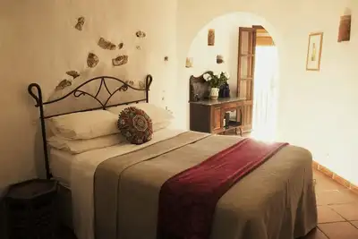 Image de Maison de caractère avec vue imprenable et Wifi gratuit proche de toutes commodités