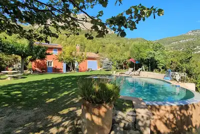 Image de Charmant Mas provençal tout climatisé dans son écrin de verdure