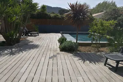 Image de A 5mn à pied de la plage, Piscine privée chauffée avec grande terrasse en bois