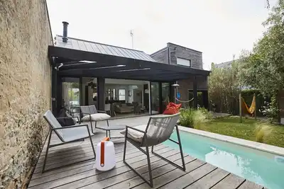 Image de Villa centre ville  Port avec piscine, jardin, stationnement, proximité plages.