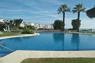 Image de Appartement avec vue imprenable sur la mer, excellentes installations, piscine intérieure chauffée
